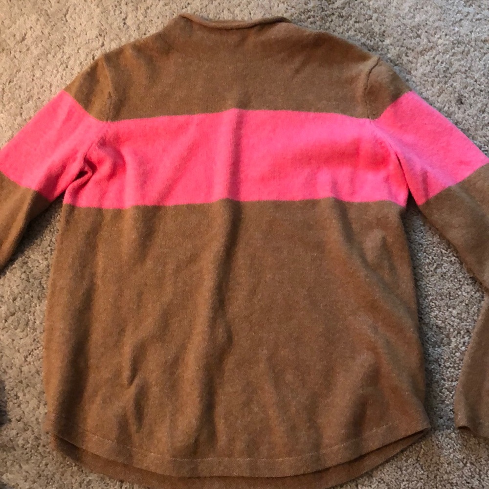 Light weight sweater